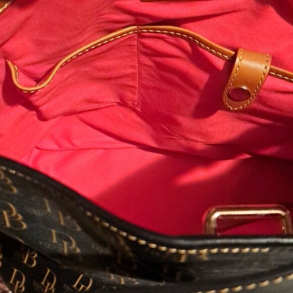 Dooney & Bourke Black Signature Coated Canvas Shoulder Bag – Red Lining - Picture 4 of 6
